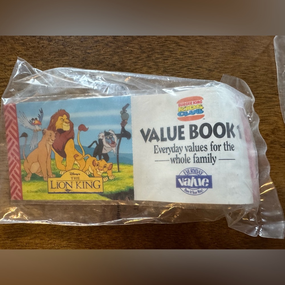 1994 Burger King Lion King Toys Lot of 2 — Hyena Sealed, Pumbaa Bag Open - Picture 6 of 6